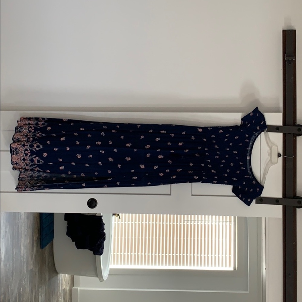 Off the shoulder maxi dress w/ slit.